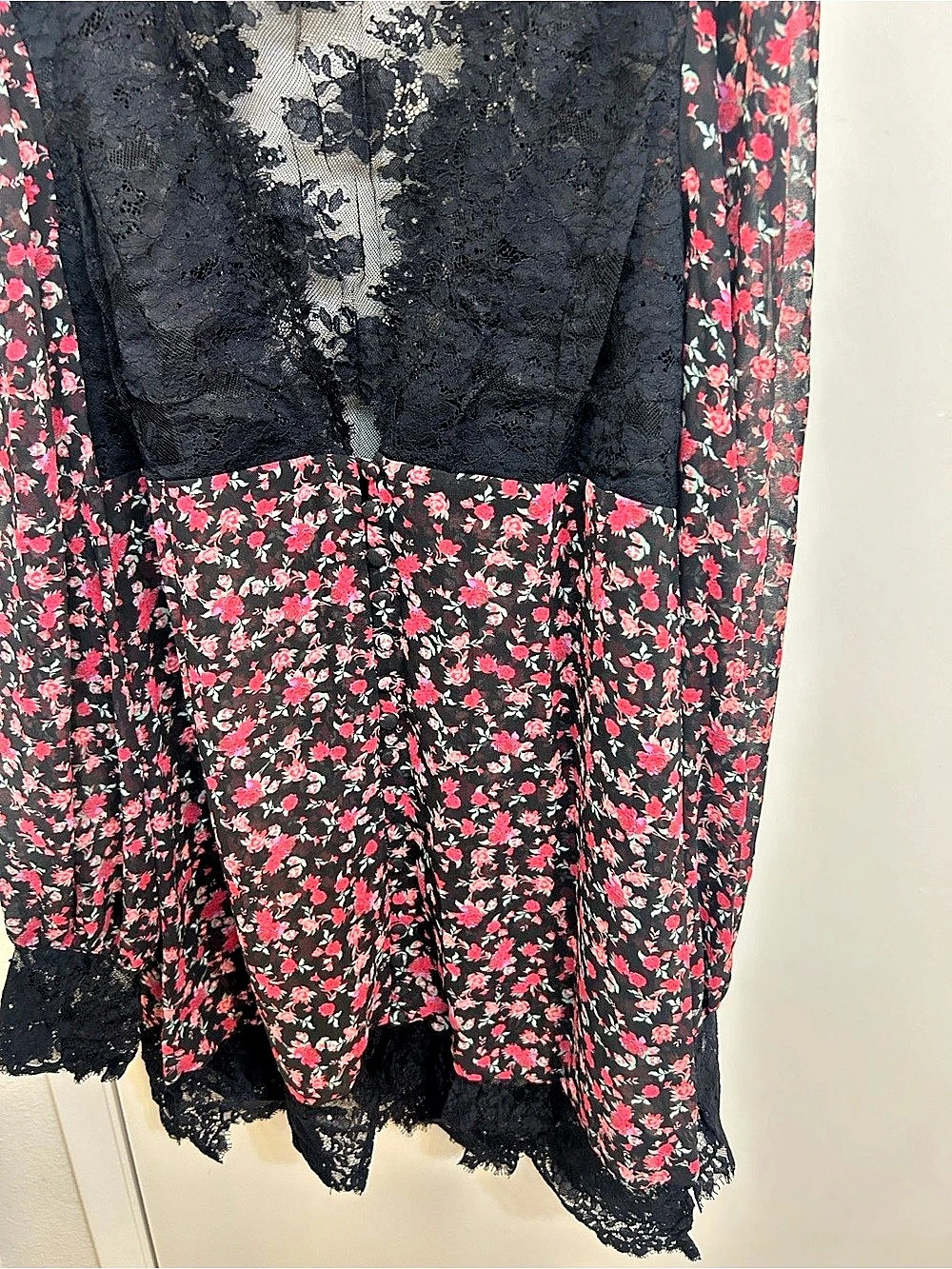 Forever 21 Floral Lace Mini Dress in Black & Red Like New